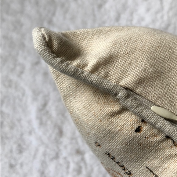 Decorative pillow - Picture 10 of 11